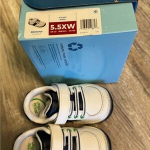 Stride Rite XW Toddler Shoes
White, Green and Navy Blue
